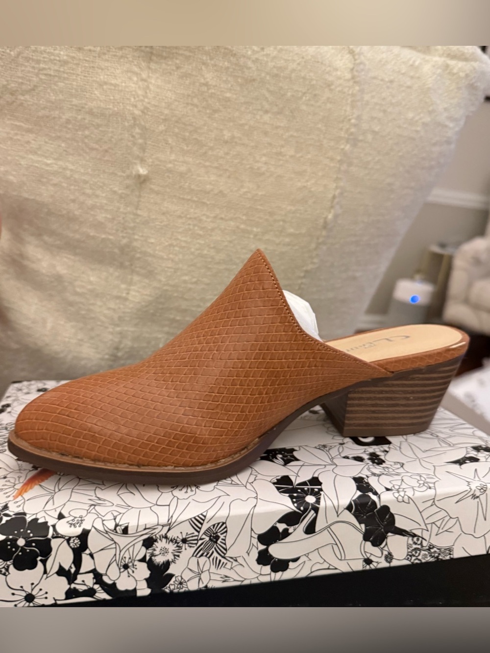 NEW CL Laundry Mules- Camel Snake- Embossed Leather - Size 8